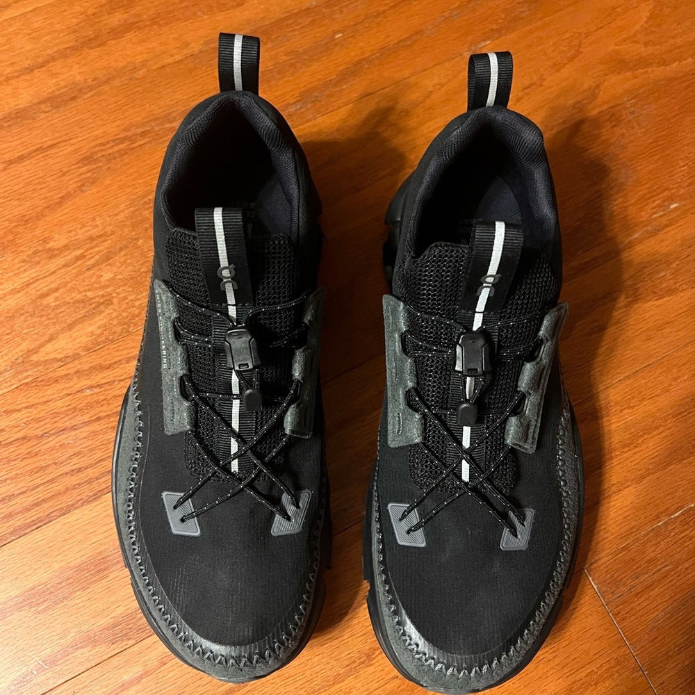 Women’s size 10 on cloud. Comfortable fashion tennis shoes